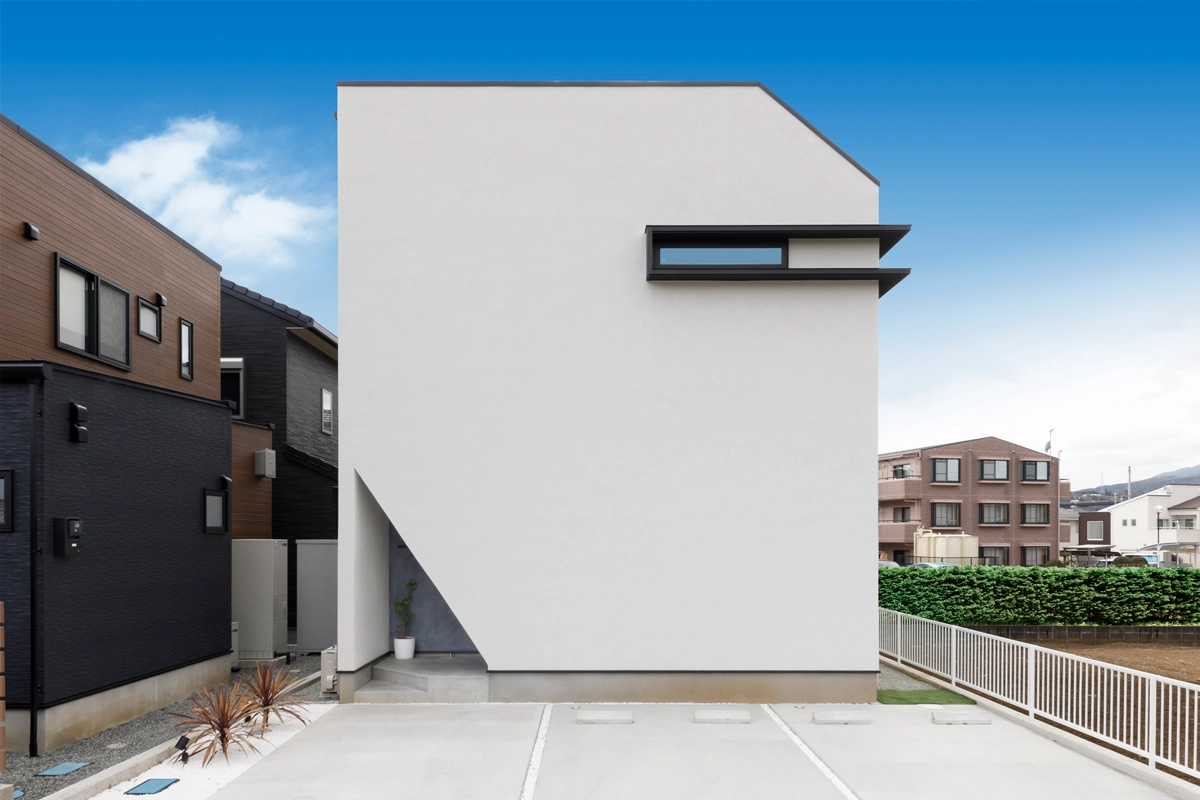 
                            家族のつながりを育む、スキップフロアのある住まい                          