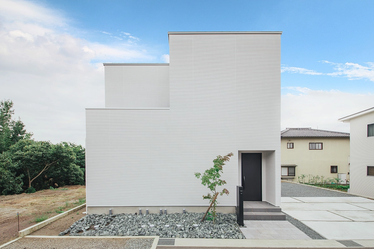 
                            シンプル＆エレガントな空間で、ミニマルな暮らしを楽しむ                          